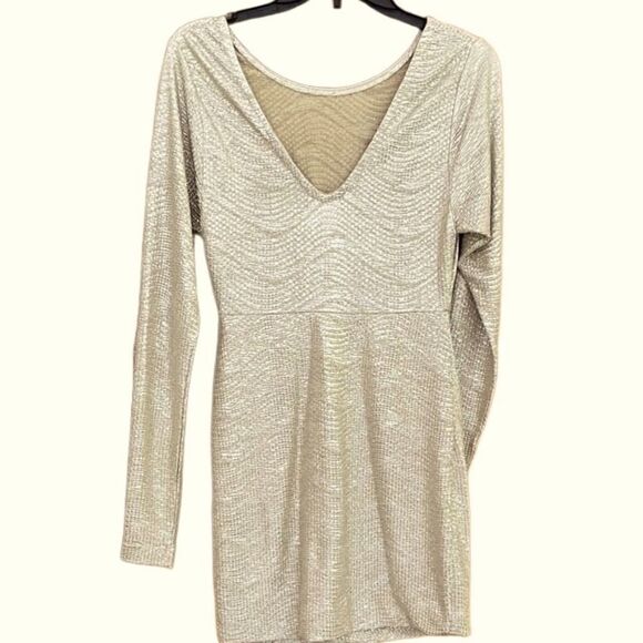 BCBGeneration gold/silver metallic dress with v back size XS. - Picture 4 of 5